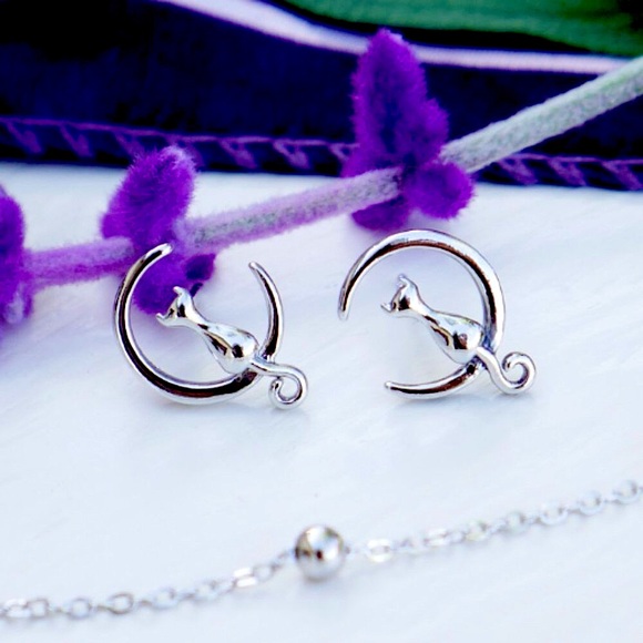 S925 Silver Cat on the Moon Studs - Picture 4 of 5